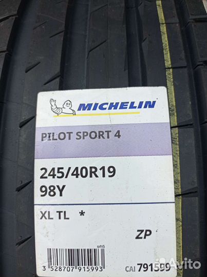Michelin Pilot Sport 4 275/35 R19 и 245/40 R19 98Y