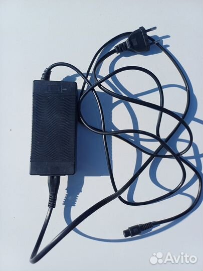 Зарядное устройство для гироскутера