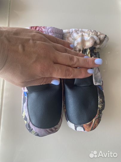 Варежки molo mitzy still life