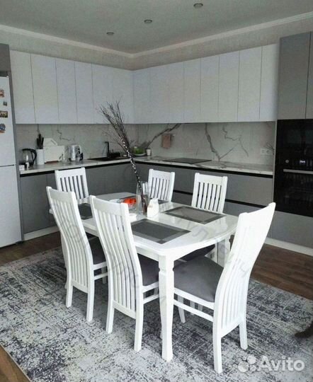 Стол и стулья от производителя