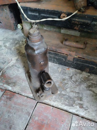 Домкрат гидравлический