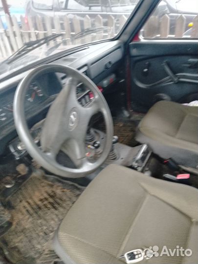 LADA 4x4 (Нива) 1.7 МТ, 2006, 130 000 км