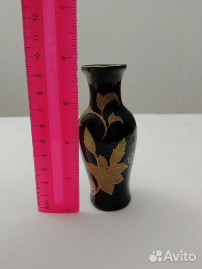 Миниатюрная вазочка для цветов