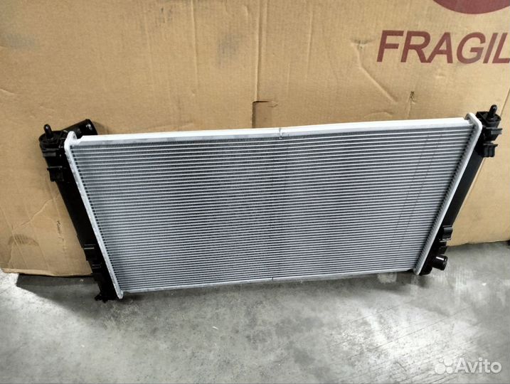 Радиатор охлаждения Пежо 4007 1330t2
