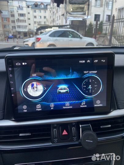 Планшет Андроид на автомобиль