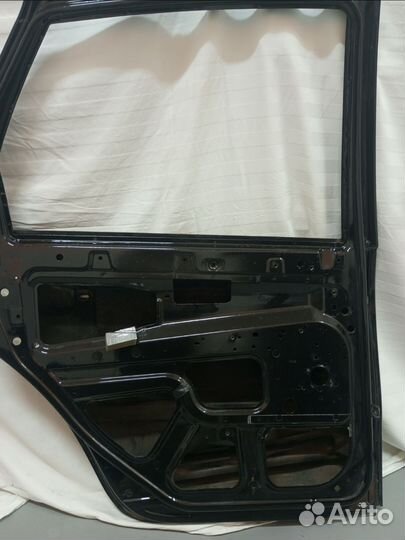 Дверь задняя левая datsun