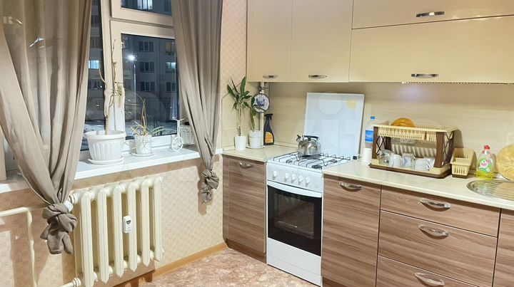 2-к. квартира, 52 м², 2/10 эт.