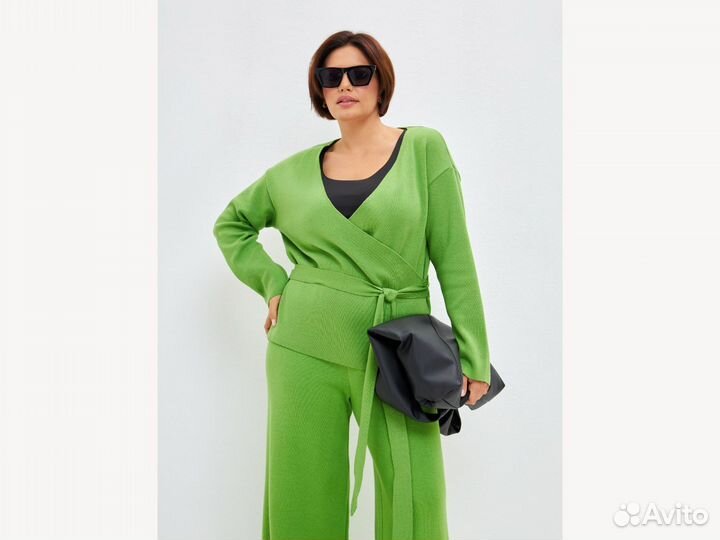 Трикотажный брючный женский костюм зеленый 46-48