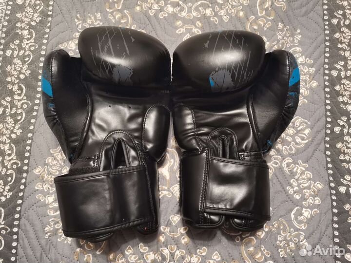 Боксерские перчатки 16oz