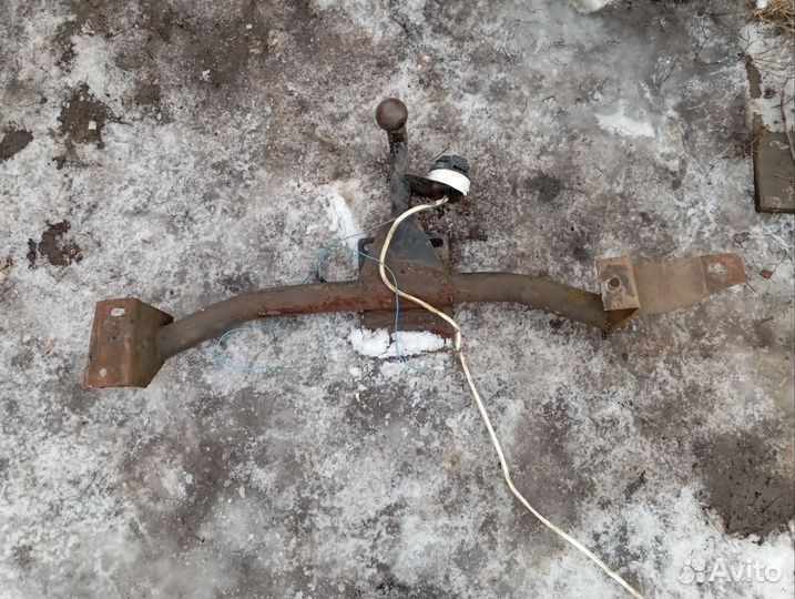 Фаркоп на priora хэтчбек