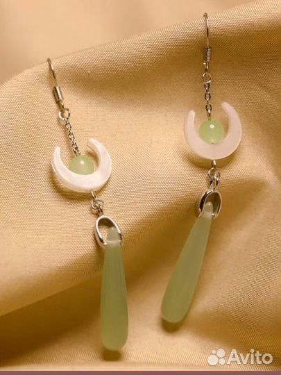 Винтажные белые зеленые серьги