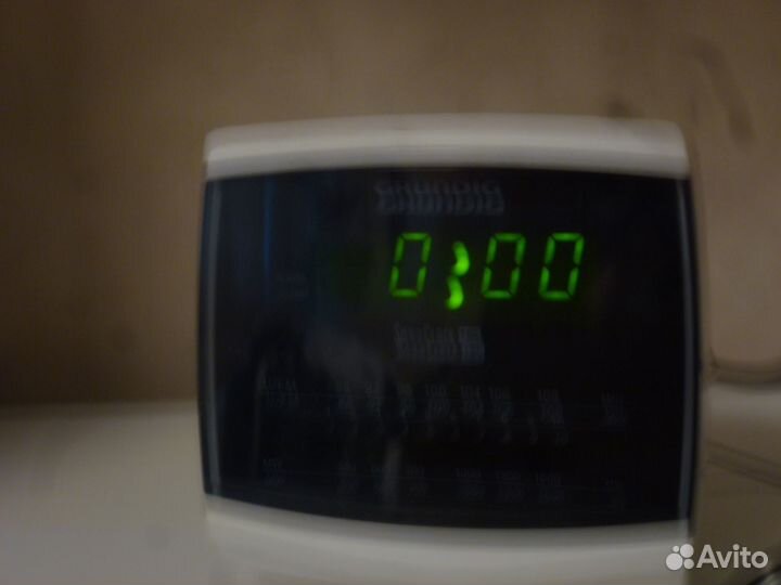 Радио часы будильник grundig SonoClock 185