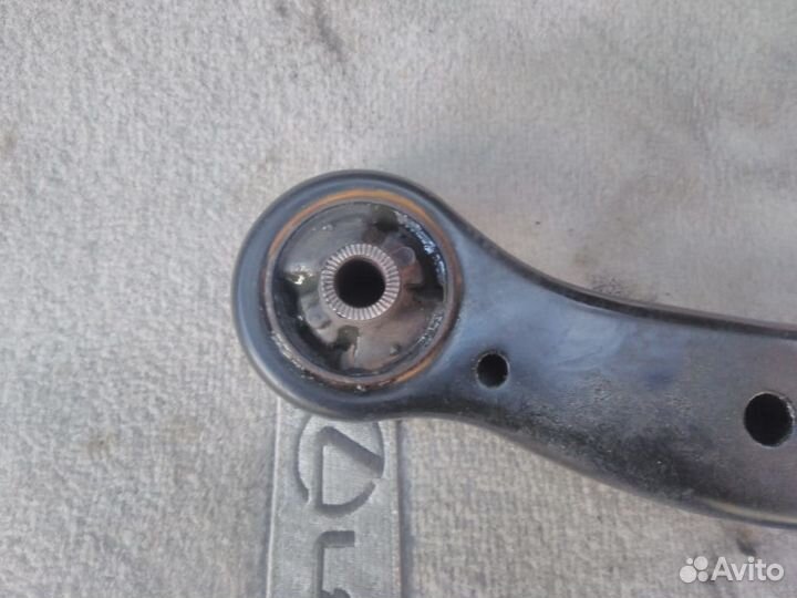 Рычаг передней подвески левый на лексус RX 300,400