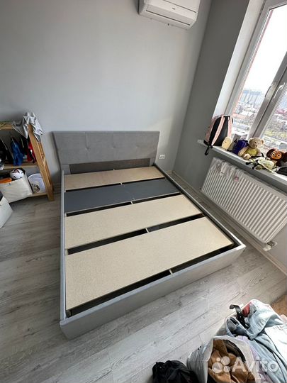 Кровать мягкая двухспальная Серая и бежевая Новая