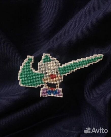 Значки-брошь