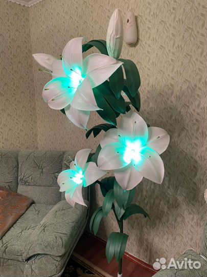 Светильник лилия. Цветы из изолона