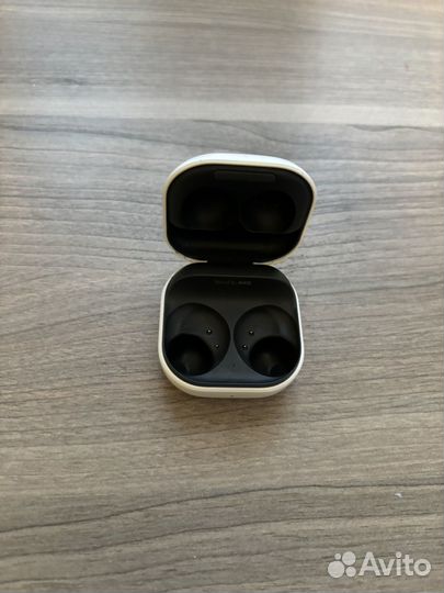 Кейс от наушников Samsung Galaxy Buds2