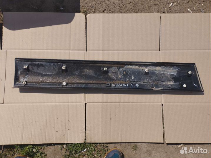 Накладка передней правой двери Nissan Qashqai J10