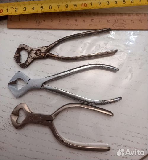 Старинные ножи,щипцы, ситечки, лопаточки