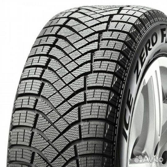 Pirelli Ice Zero 215/65 R16