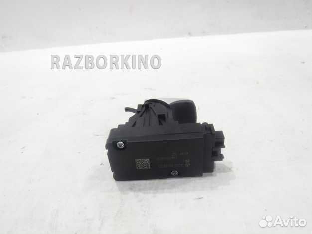 Кнопка стояночного тормоза