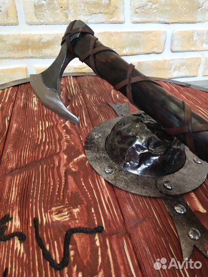 Топор и Щит Рагнара (панно)