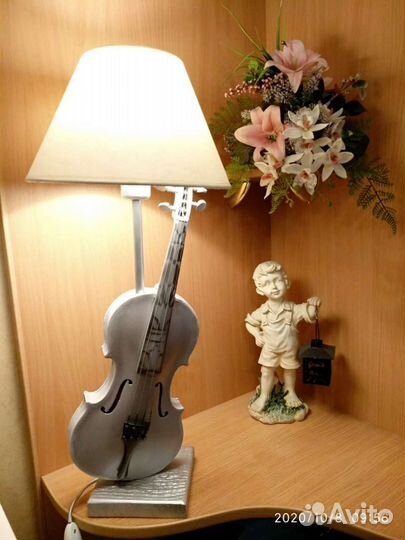 Лампа настольная