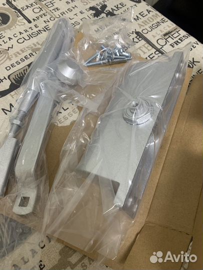 Доводчик дверной