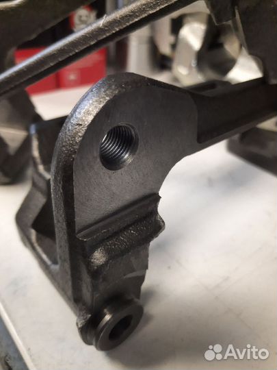 Скоба суппорта Газель комплект 2 шт