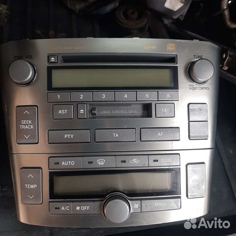 Штатная магнитола на toyota avensis