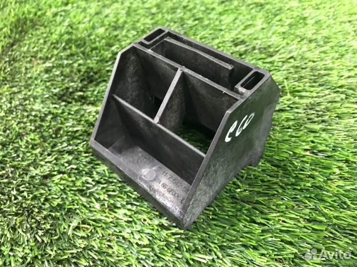 Крепление радиатора Bmw 5 E60 N52B30 2006