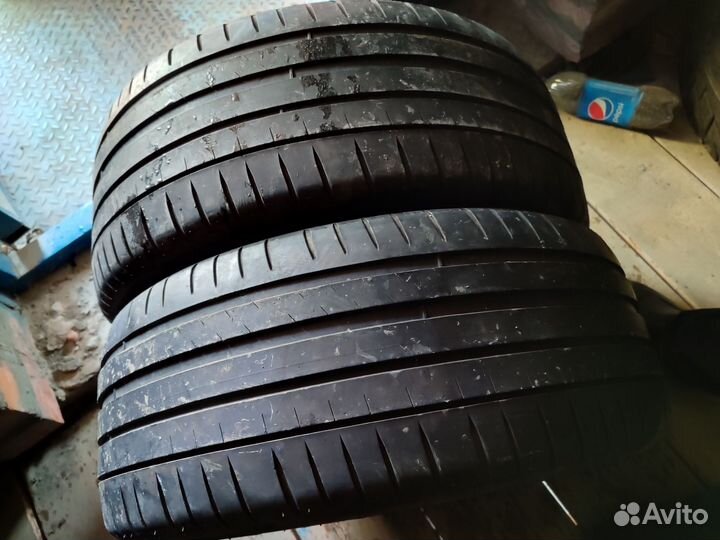 Michelin Pilot Sport 4 235/45 R17