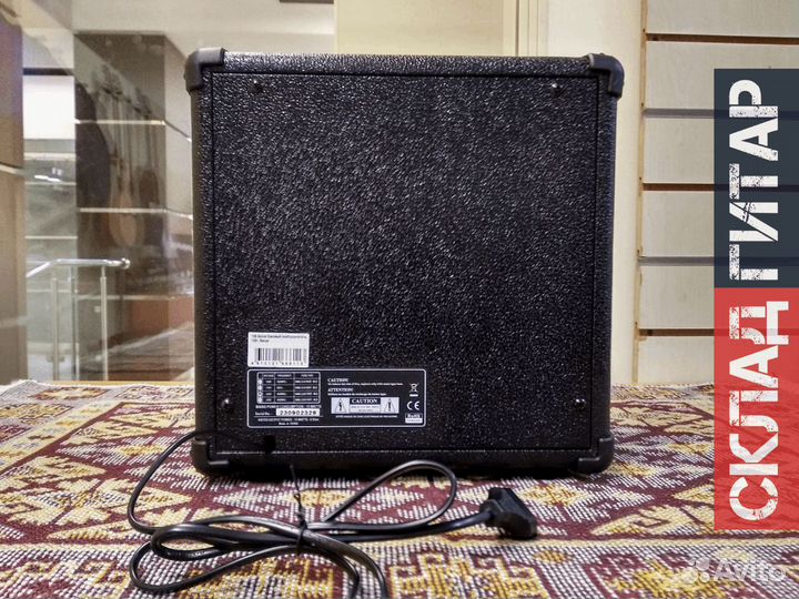 Комбоусилитель для бас-гитары Belcat 15Вт