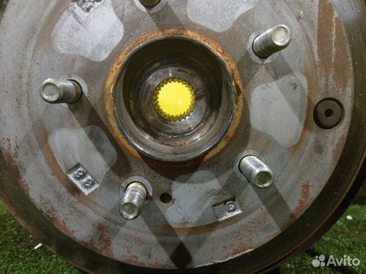 Ступица задняя правая Mitsubishi Grandis NA4W 4G69