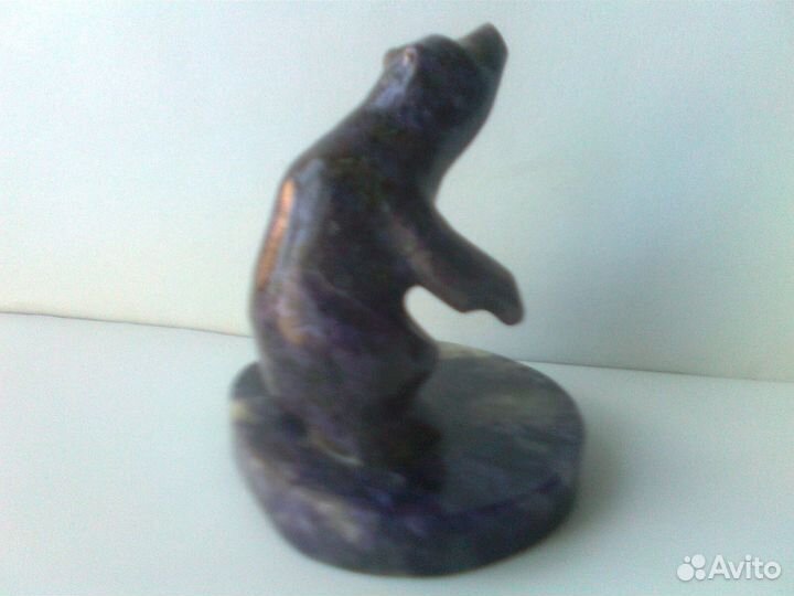 Статуэтка из чароита