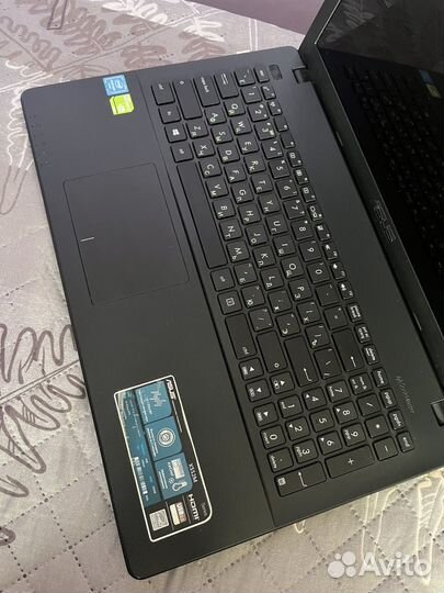 Ноутбук asus x552m