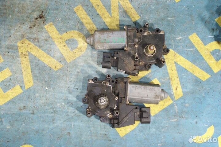 Моторчик стеклоподъемника Audi A6 C5