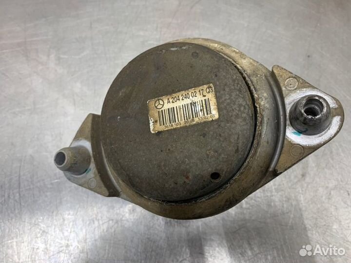 Подушка крепления двигателя Mercedes C-Class W204