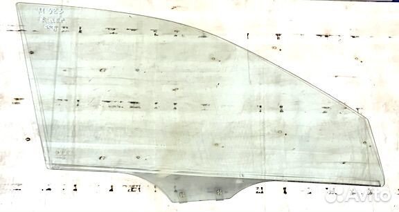 Мазда 323 Стекло двери передней правой