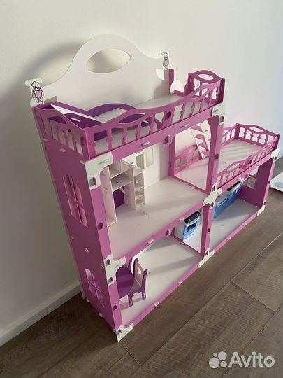 Кукольный домик с мебелью