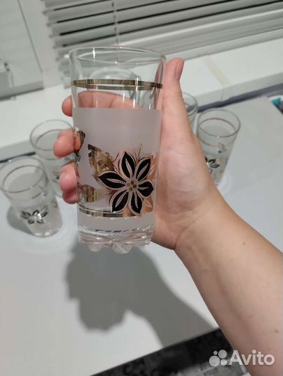 Кувшин со стаканами