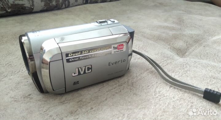 Видеокамера JVC Everio