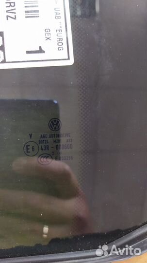 Боковое стекло tiguan