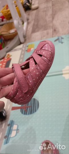 Сандали Clarks кожа,б/у,первые шаги,21 размер