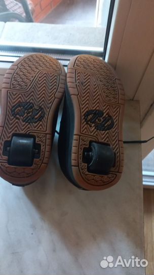 Кроссовки на роликах heelys детские