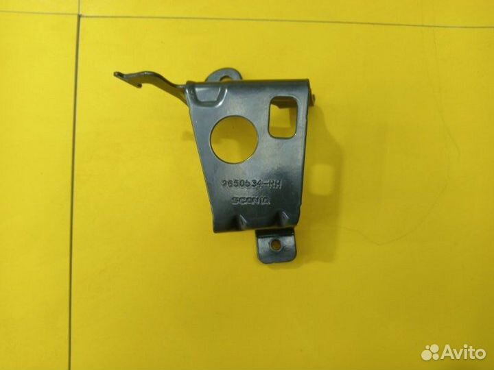 Кронштейн противотуманной фары Scania R 440 A4X2Na