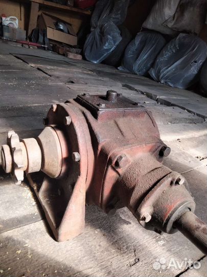 Угловой редуктор