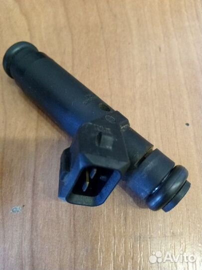 Форсунка топливная Volkswagen Passat B5+ седан ALZ