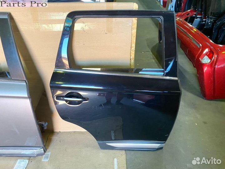 Дверь задняя правая б/у Mitsubishi Outlander 3