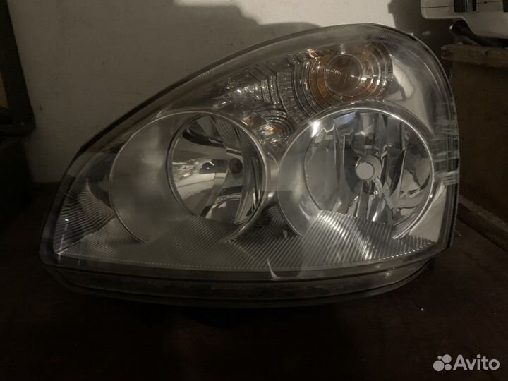 Фара левая priora